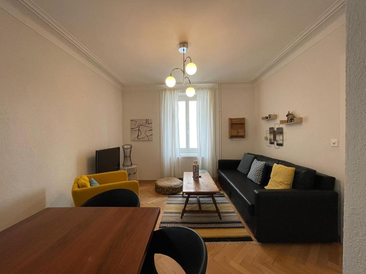 Appartement Luna Avec Parking Couvert Prive Le Locle Buitenkant foto