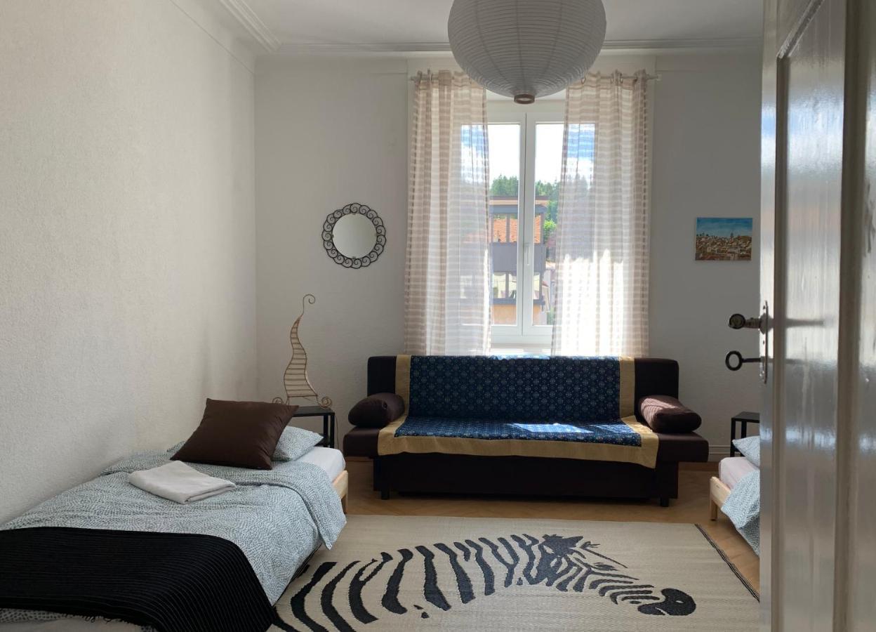 Appartement Luna Avec Parking Couvert Prive Le Locle Buitenkant foto